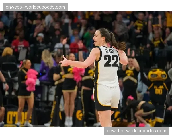 季前赛焦点：状元秀凯特琳·克拉克完成职业赛场首秀