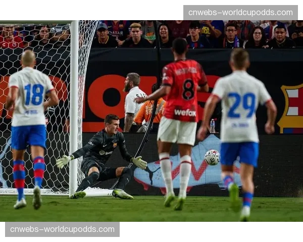 即时:AC米兰通过快速反击由莱奥完成纵向突破,低射破门得分 即时:AC米兰通过快速反击由莱奥完成纵向突破,低射破门得分